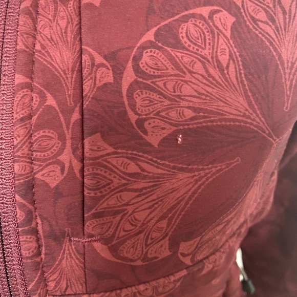 North Face Maroon Apex Floral Soft Shell Jacket Coat Sz XS w/ Pinhole Flaw - Picture 9 of 12